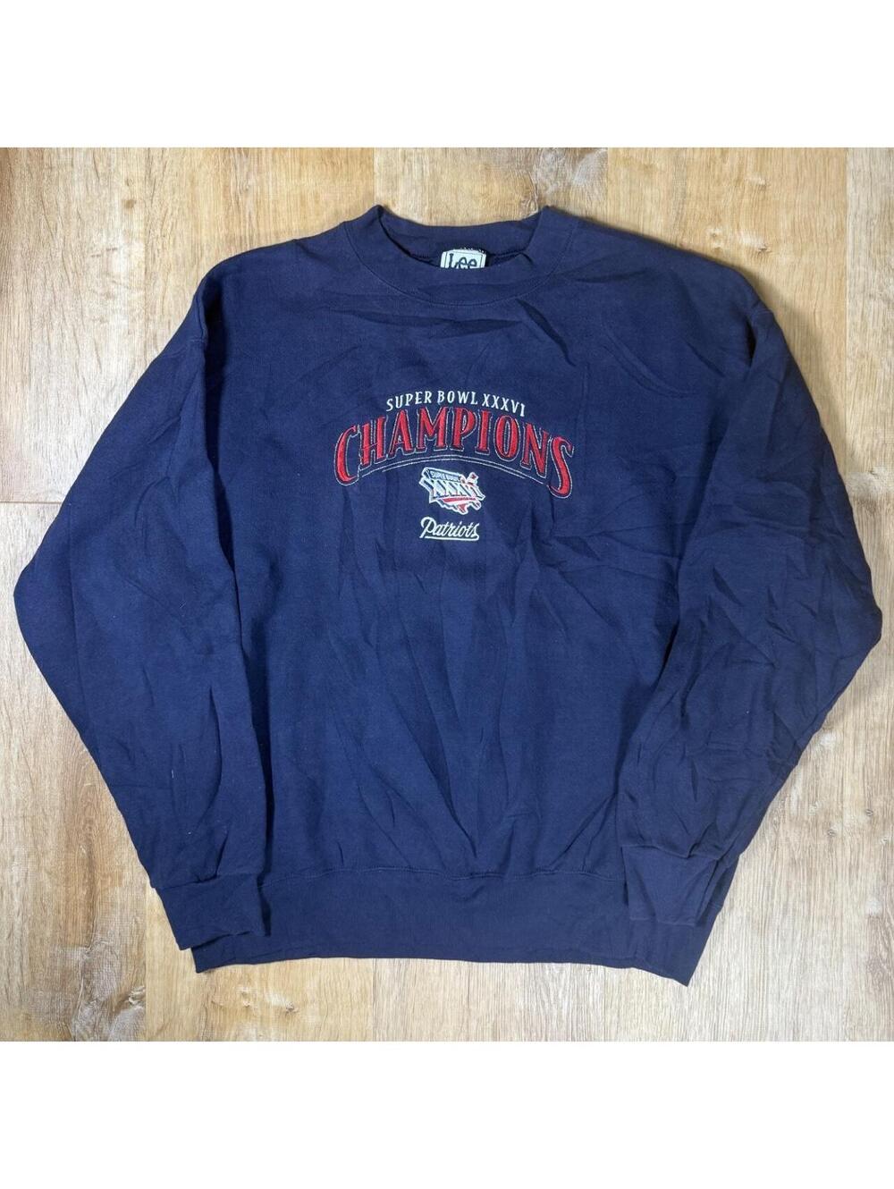 2002 Lee New England Patriots Super Bowl Champions Sweatshirt (Fits L/XL)